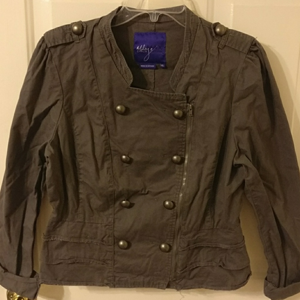 Cute buttoned bomber jacket